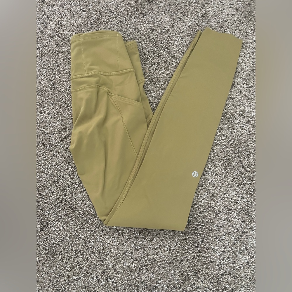 Lululemon Sz. 2 Fast & Free 28” in Grape Leaf